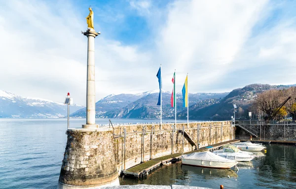 Muralha portuária de Luino, Itália — Fotografia de Stock