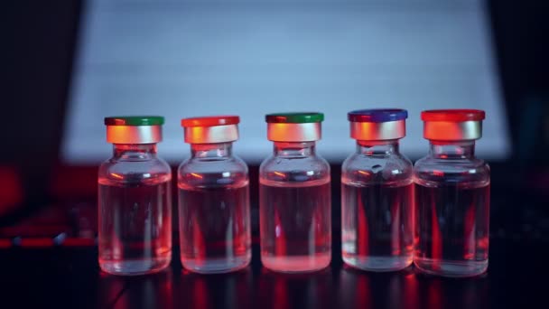 Online Illegal Covid Vaccine Concept Vaccine Vials Police Light — Vídeos de Stock