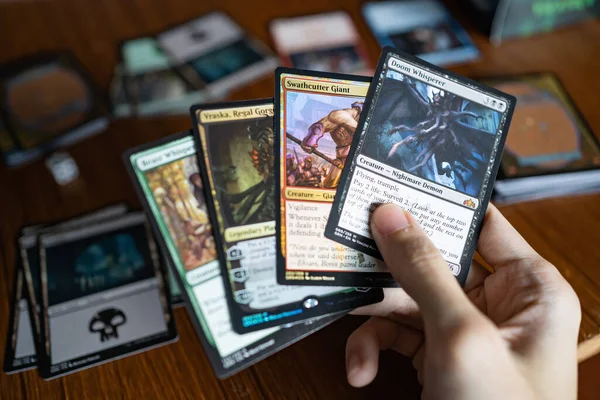 Bangkok Tailândia Maio 2021 Homem Jogando Magic Gathering Jogo Cartas — Fotografia de Stock