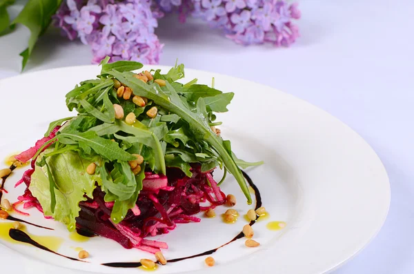 Bir taze pancar salatası 