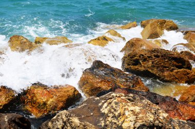 Deniz dalgaları Kesme taşlar hakkında