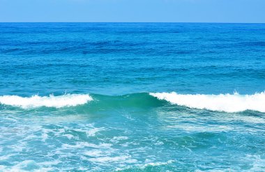 Güzel mavi okyanus görünümünü kapat