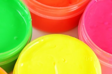 Çocuk renkli parmak boyaları kavanoz