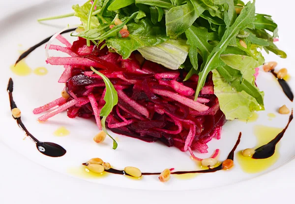 Salad from a fresh beet — Stock Photo, Image