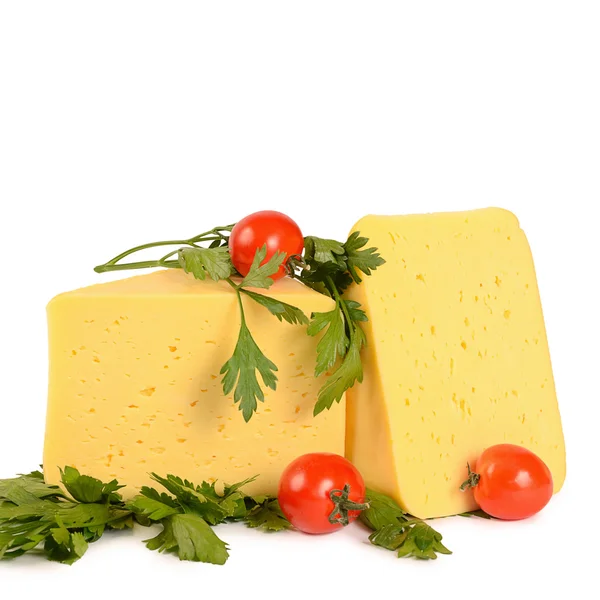 Der Käse isoliert auf weißem Hintergrund — Stockfoto