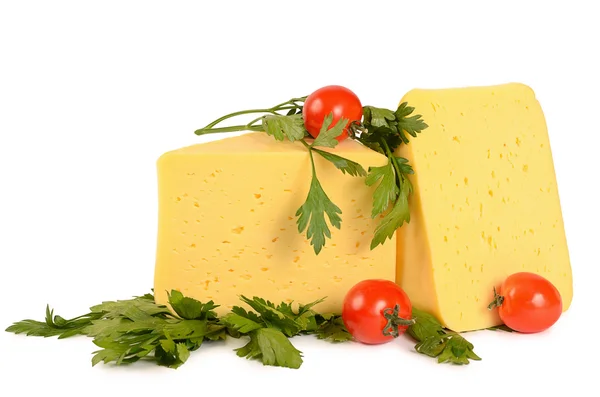 Der Käse isoliert auf weißem Hintergrund — Stockfoto