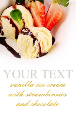 Çilekli vanilyalı dondurma.