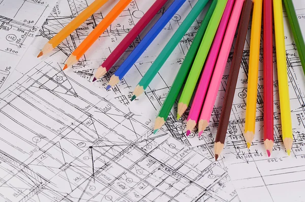 色鉛筆が付いている家のプロジェクト — ストック写真