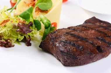 Püresi patates ve ıspanak ile karaciğer