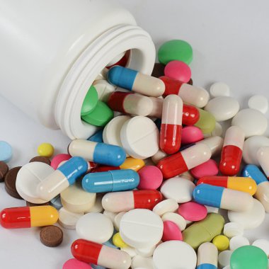 Tablet ambalaj içinde. tıbbi geçmişi