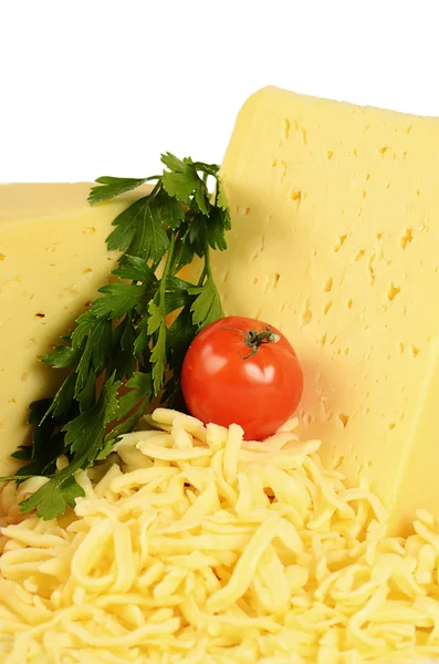 Der Käse isoliert auf weißem Hintergrund — Stockfoto