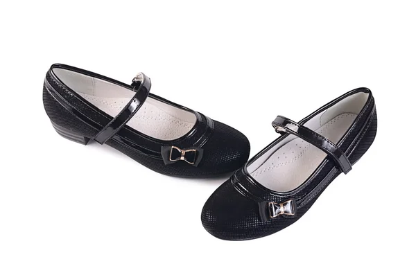 Sapatos pretos femininos isolados em branco — Fotografia de Stock