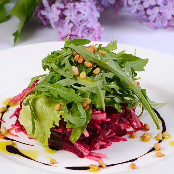 Salad from a fresh beet — Stock Photo, Image