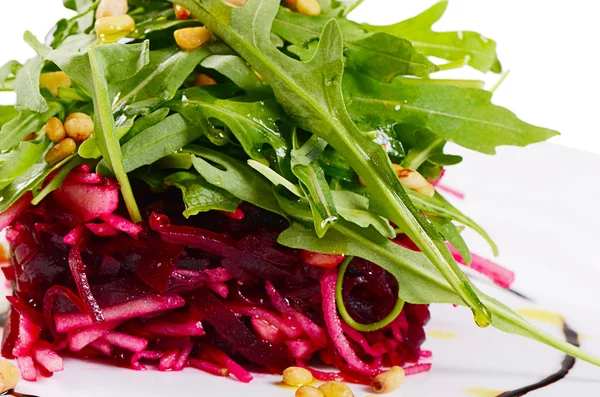 Salat aus einer frischen Rübe — Stockfoto