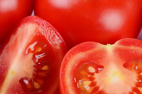 Los tomates rojos frescos cortados. Macro —  Fotos de Stock