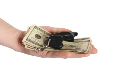 Bir el ve araba anahtarları dolar izole 