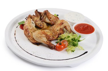 Fırında tavuk salata yakın çekim ile