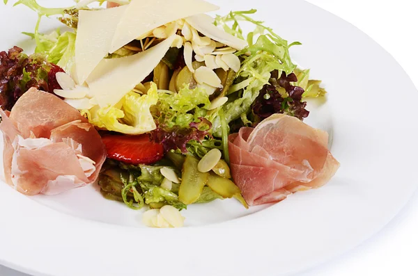 A salada de verduras com vitela — Fotografia de Stock