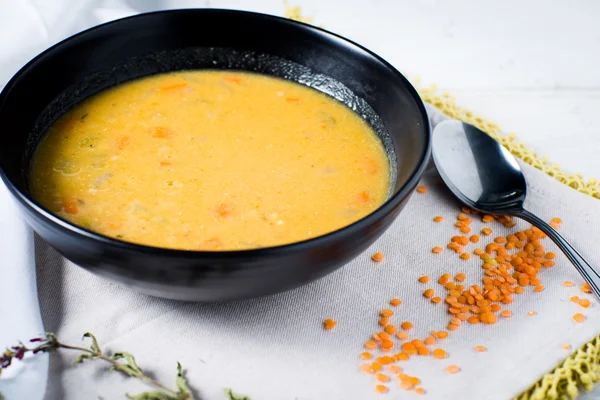 Cuenco de sopa salada de frijol lentejas —  Fotos de Stock