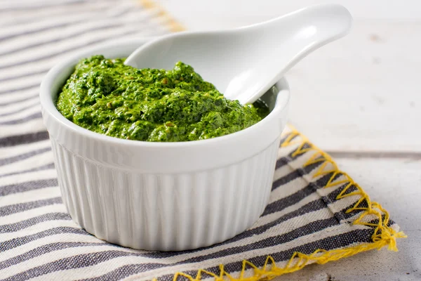 Fresh healthy Spinach pesto seeds raw — Stock Photo, Image