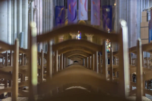 Kerk stoelen gericht. — Stockfoto