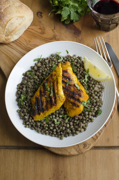 Chicken with lentils — Stock Photo, Image