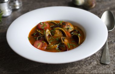 Deniz tarağı ve chorizo çorbası