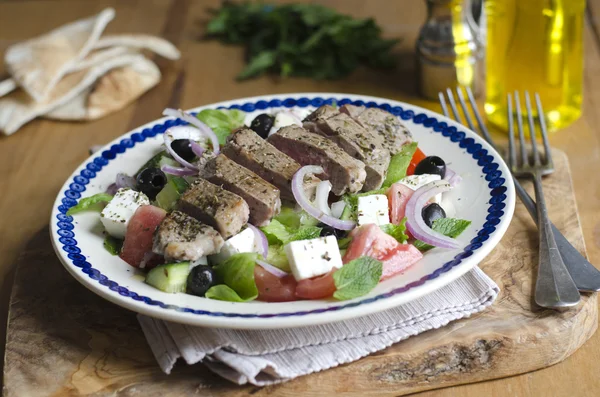 Greek salad with lamb meat — Stock Photo, Image
