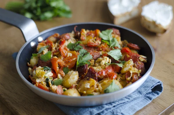 Uova con chorizo e peperoni — Foto Stock