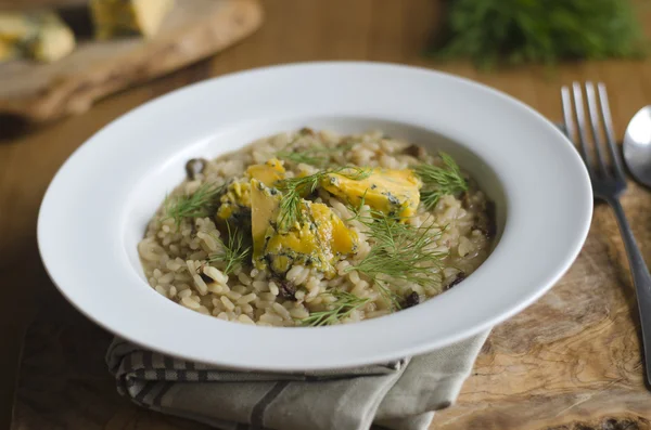 Pilzrisotto mit Stelton — Stockfoto