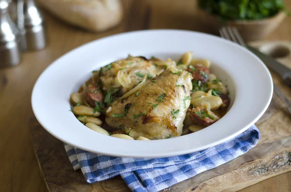 Pollo con frijoles — Foto de Stock