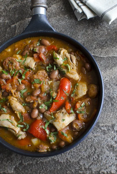 Guisado de frango e feijão — Fotografia de Stock