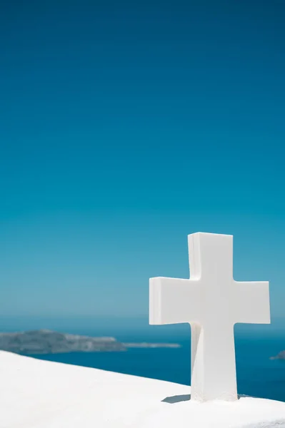 Isla Santorini Vista Caldera Día Soleado Pequeña Iglesia Ortodoxa Griega —  Fotos de Stock