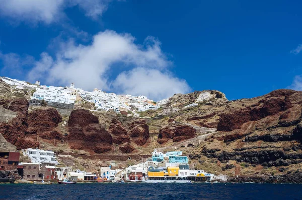 Uitzicht Vanaf Zee Van Oia Heuvel Zeehaven Santorini Griekenland Witte — Stockfoto