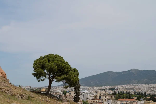 Paesaggio Urbano Atene Nel Giorno Nuvoloso Città Vicino Alla Montagna — Foto Stock