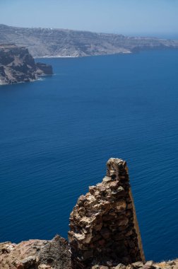 Santorini volkan adası, Yunanistan. Ege denizi ve kalderası manzarası.