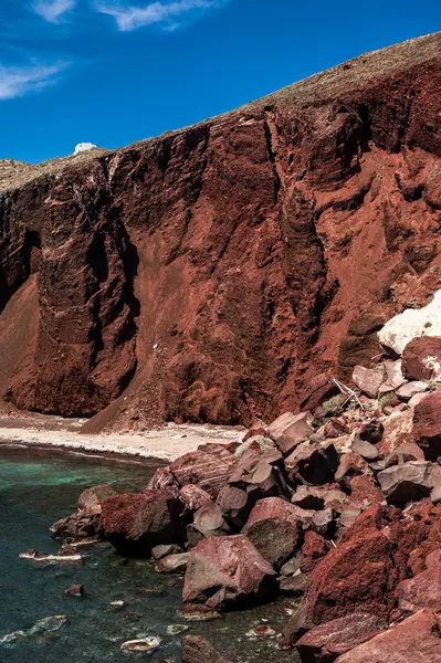 Scenic Landschap Van Rood Zandstrand Buurt Van Akrotiri Dorp Santorini — Stockfoto