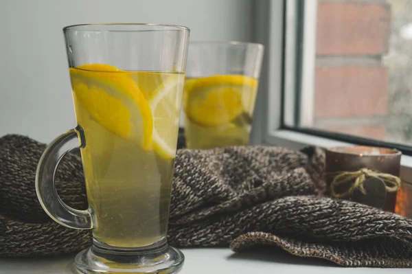 Close Van Glas Met Hete Vitamine Thee Met Sinaasappel Citroen — Stockfoto