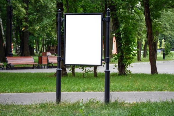 Stand Information Dans Rue Panneau Affichage Bannière Blanc Cadre Vide — Photo