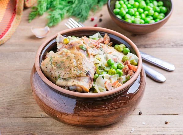 Guiso de pollo con verduras Imagen De Stock