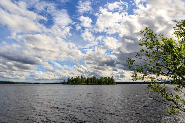 Summer Blue Sky Endless Clouds Choppy Lake Beautiful Water Landscape — Φωτογραφία Αρχείου