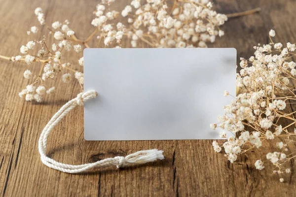 Vintage Blanco Kaart Met Witte Gedroogde Bloemen Houten Ondergrond Romantische — Stockfoto