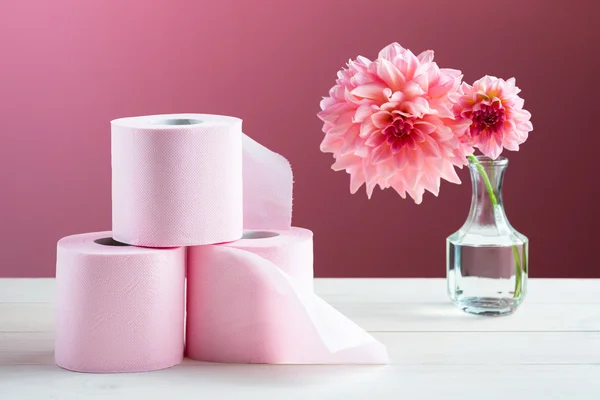 Toilet paper on the table — Stock Photo, Image