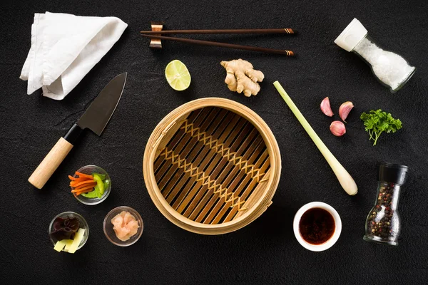 Comida asiática ingredientes y vapor vista superior —  Fotos de Stock