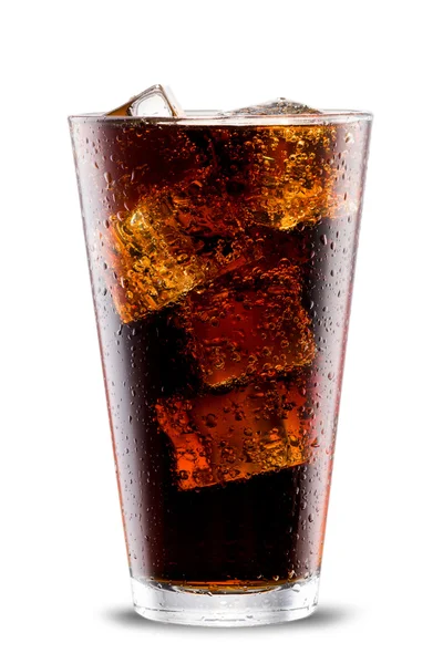 Cola cam üzerinde beyaz izole buz küpleri ile