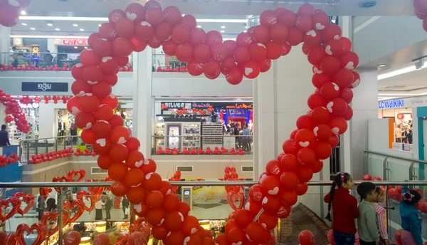 Preparativos iraquianos para celebrar o dia dos namorados Imagem De Stock