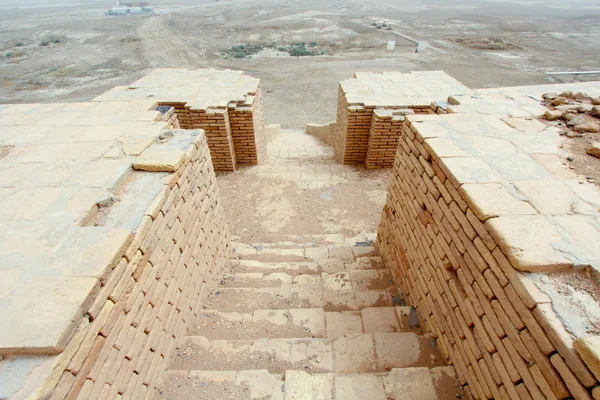 Trappor i Ziggurat av din — Stockfoto