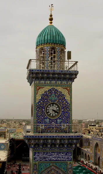 Torre del reloj del faro en la mezquita Al-Kadhimiya —  Fotos de Stock