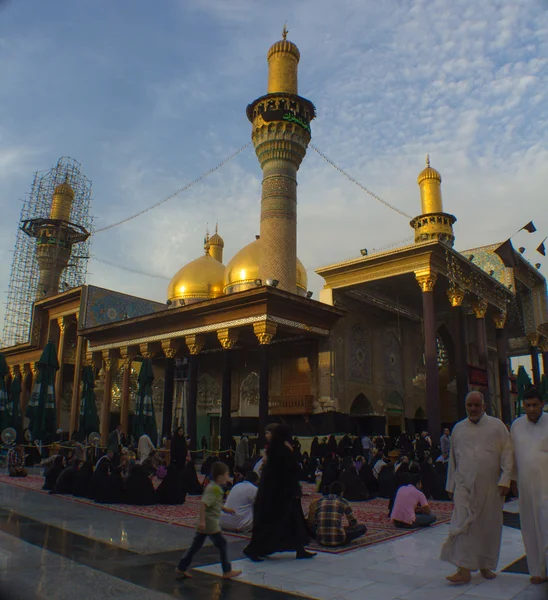 Shrine Муси імама Аль Kadhim — стокове фото