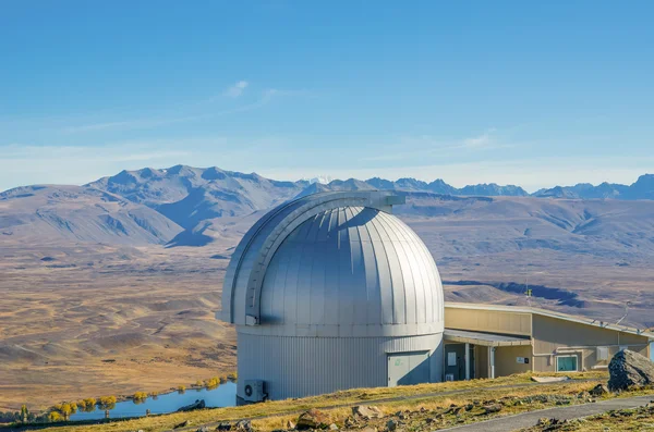 Monte John Observatory perto de Lake Tekapo Southern Alps vales de montanha Nova Zelândia . — Fotografia de Stock